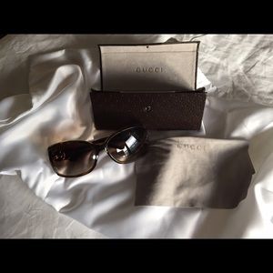 Gucci sunglasses 😎