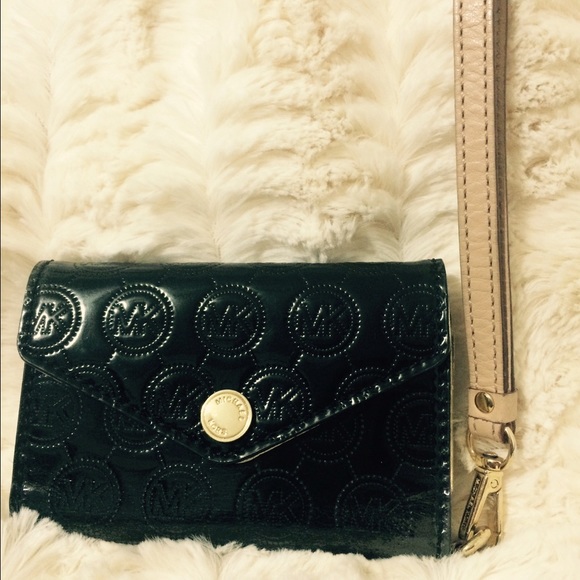 Black patent leather Michael Kors iPhone wristlet