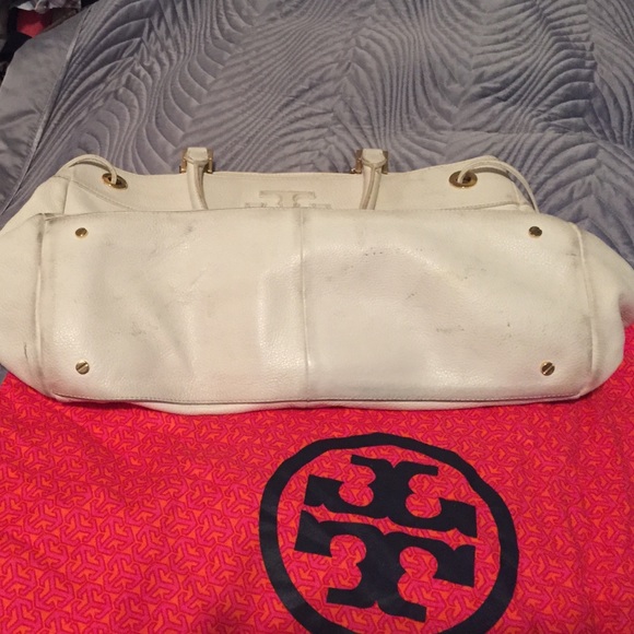 Off white & Gold Authentic Tory Burch handbag - Picture 2 of 4