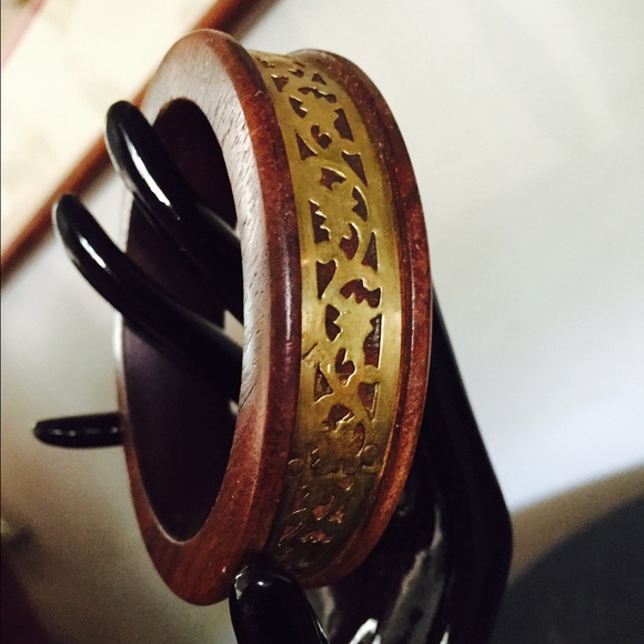 Vintage Wood and Brass Insert Bangle Bracelet - Picture 3 of 5