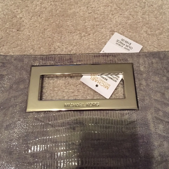 BNWT MICHAEL KORS CLUTCH. NO TRADES. - Picture 4 of 4