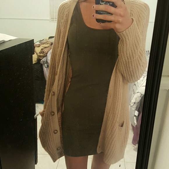 Fitted dark green dress