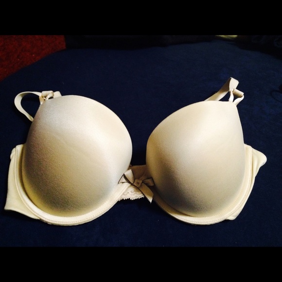 34D cream bra brand new