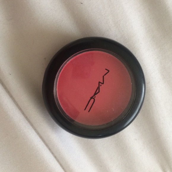 MAC blush in Frankly Scarlet