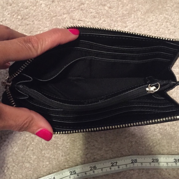 Authentic black coach wallet. Like new. No trades - Picture 3 of 4