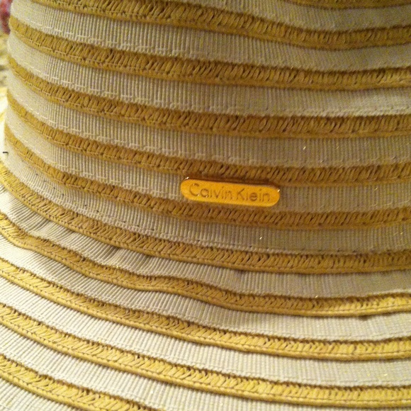 🎉HP🎉 Calvin Klein Wide-Brimmed Straw Hat - Picture 3 of 4