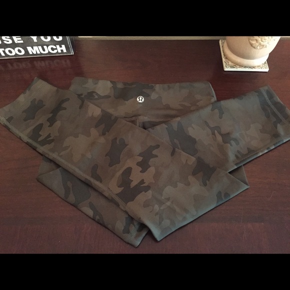 Lululemon Athletica Wunder Under Crop