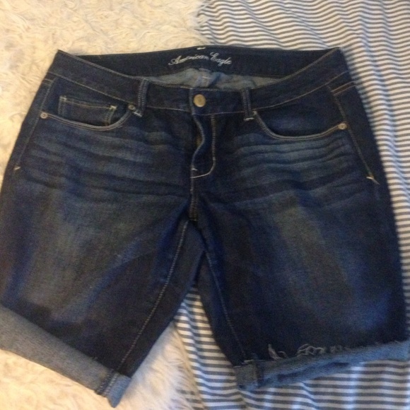 American Eagle Cut off Bermuda shorts