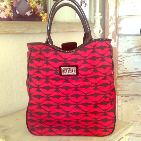 Lip print handbag