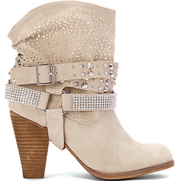 Not rated cream sparkling boots - Picture 2 of 4