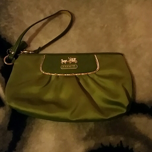 Coach clutch/wristlet