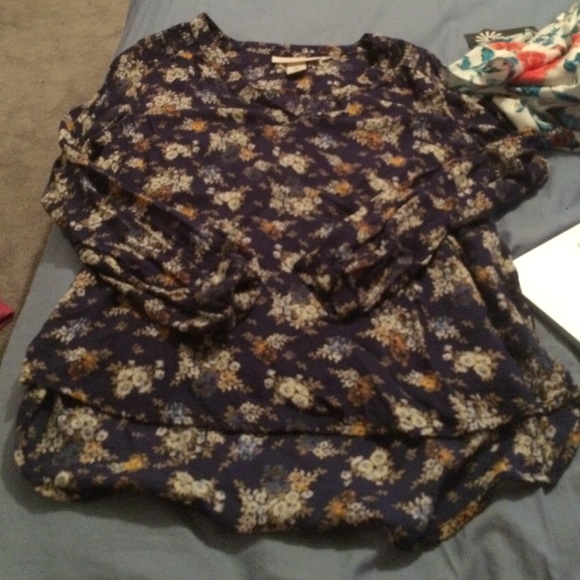 Floral v neck top
