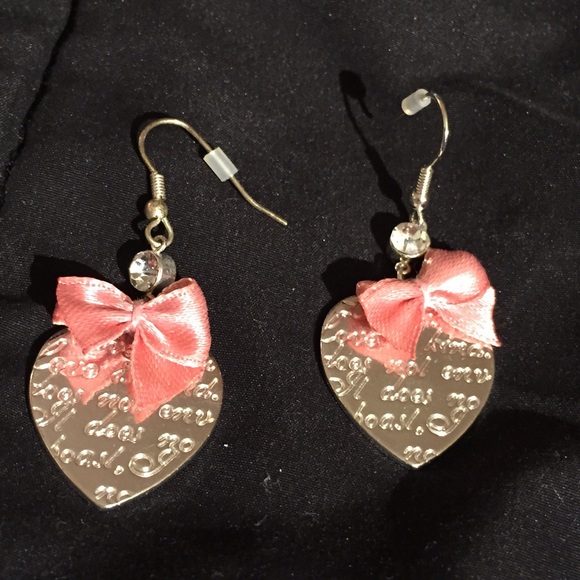 Old Navy has a Jewelry assortment that gives you the latest trends. Choose from our Jewelry collection and enjoy fashionable attire at an amazing price.