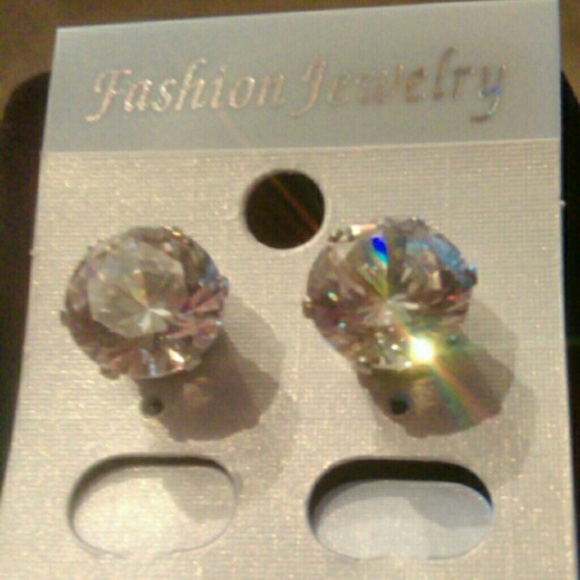 Earrings - Picture 2 of 3