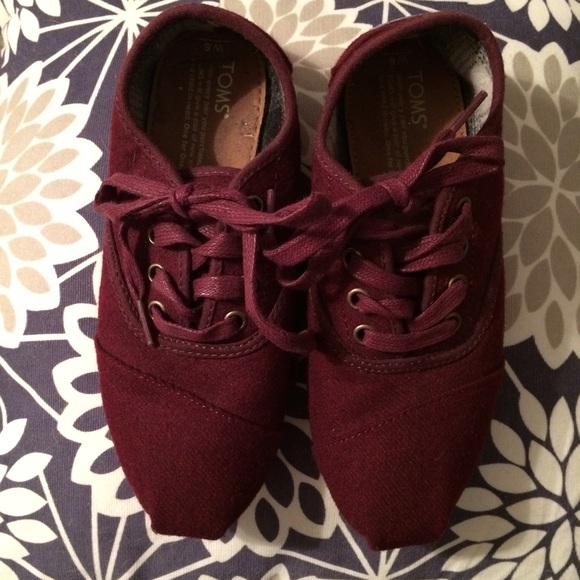 Burgundy TOMS Cordones
