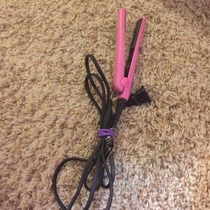 Mini hair straightener