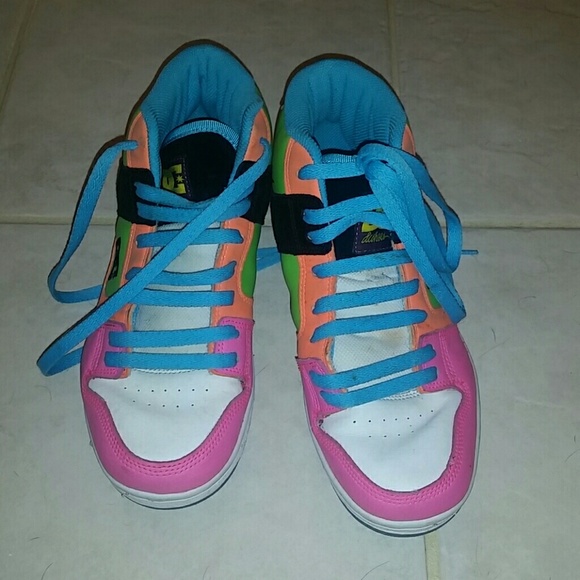 ❌SOLD IN BUNDLE❌ Dc shoes, neon