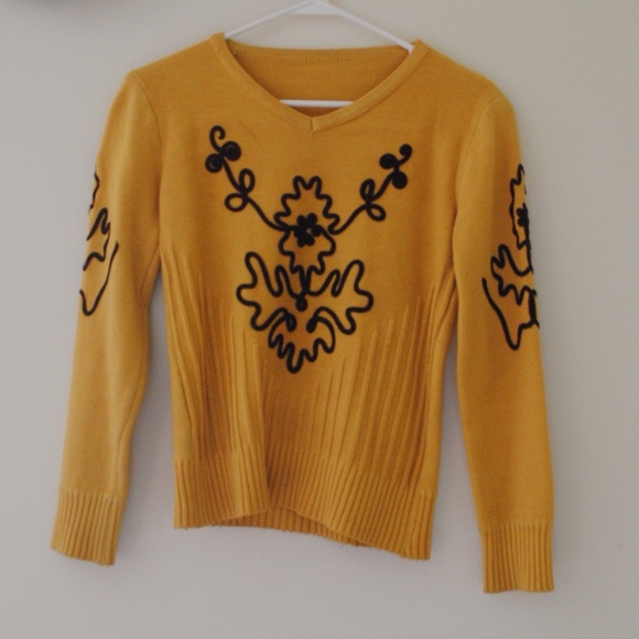 Sweaters - CROPPED YELLOW SWEATER Sweaters - CROPPED YELLOW SWEATER