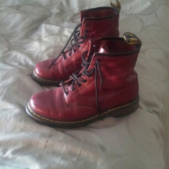 Doc Marten's Brown leather boots w/blk laces