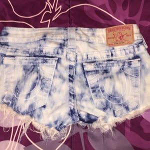 True Religion cut off  denim shorts!