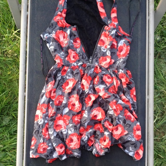 Dress - Picture 3 of 4