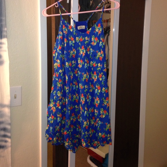 Holister floral flowy dress 💐