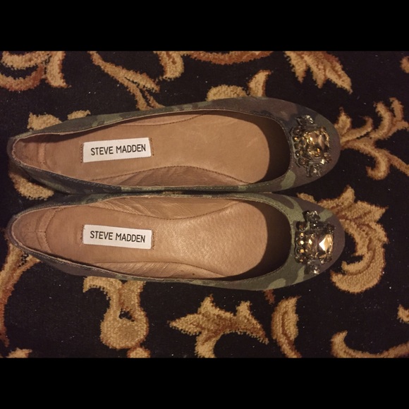 Steve Madden Shoes - Steve Madden Camouflage flats