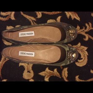 Steve Madden Camouflage flats
