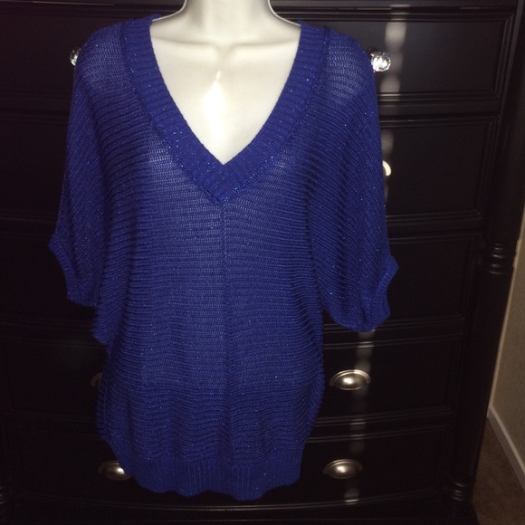 GUESS Sweater