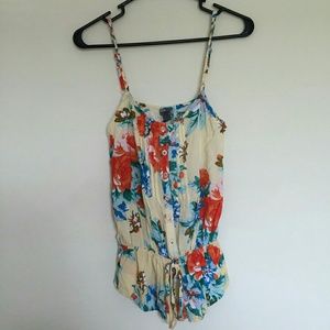 **SOLD**Cute top