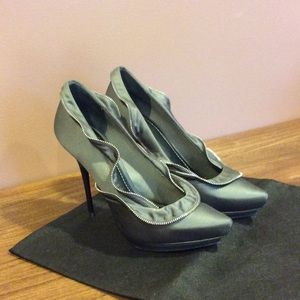 Report Signature Gray/ Metallic Zipped Heels