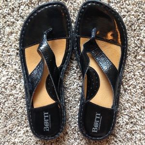 Born sandals