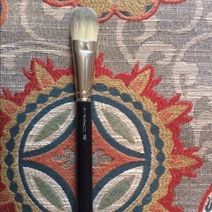 Mac 190 foundation brush