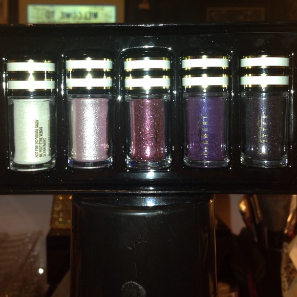 MAC MAKEUP
