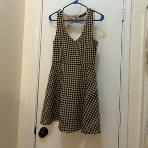 Black and tan houndstooth dress!