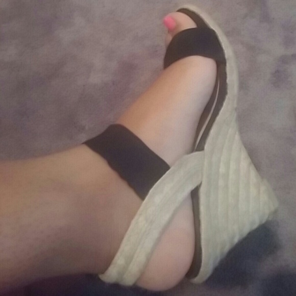 Black wedge heel