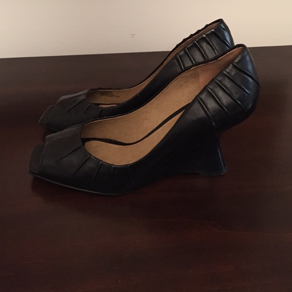 Jessica Simpson wedges