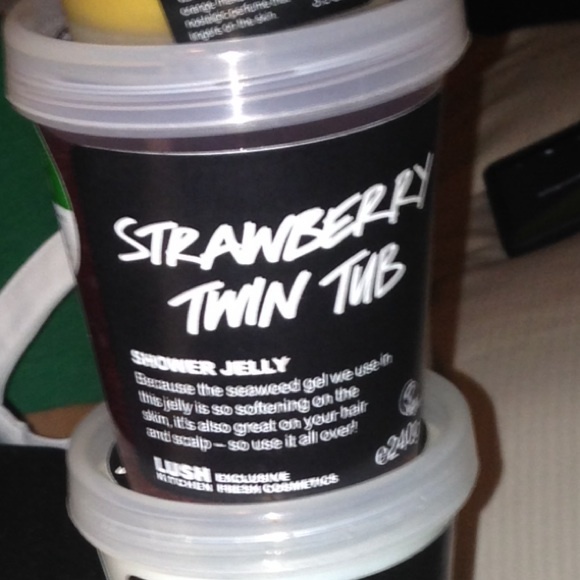 Strawberry twin tub LUSH shower jelly
