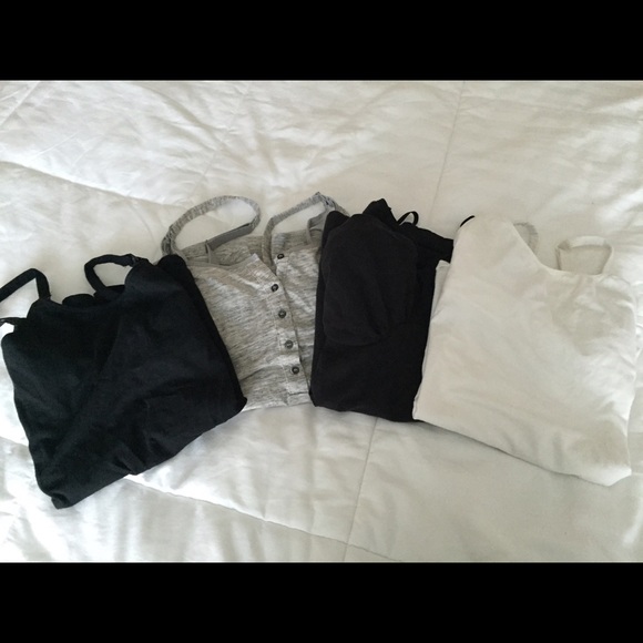 Lot of 4 nursing tanks