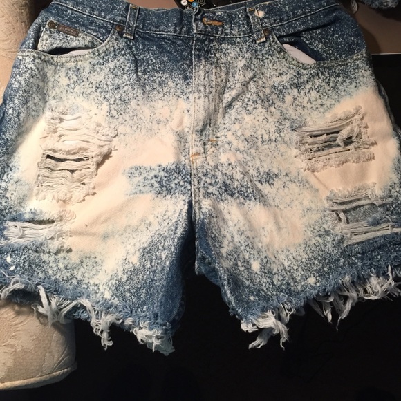 Bleached shorts