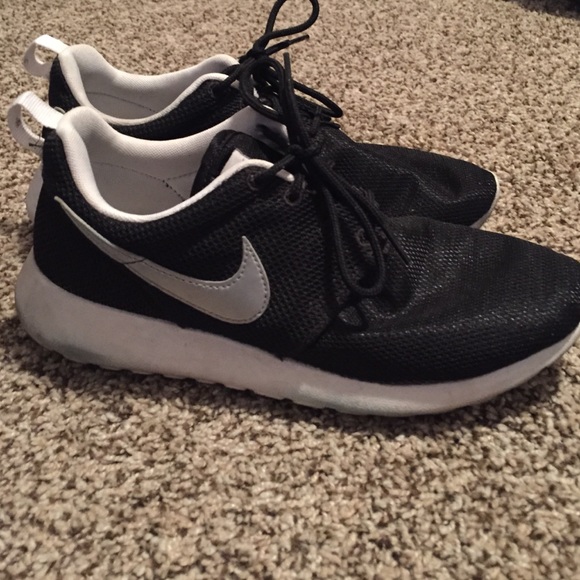 Nike roshe runs