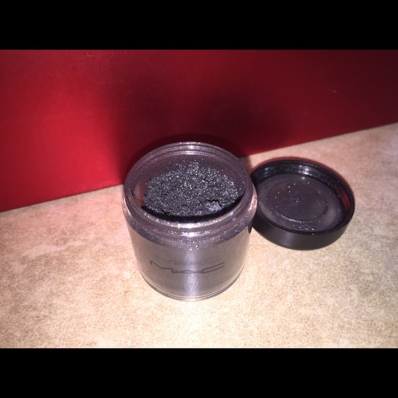 Mac Pigment Eye Shadow - Picture 2 of 2