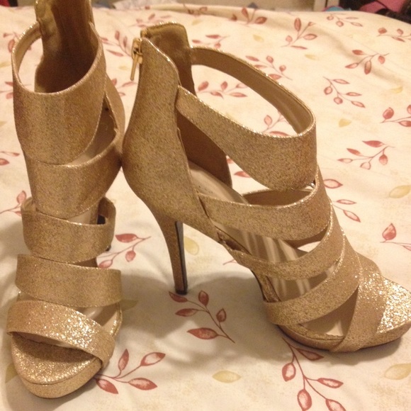 High Heels - Picture 2 of 3