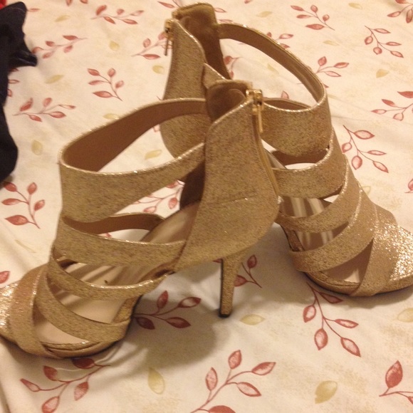 High Heels - Picture 3 of 3