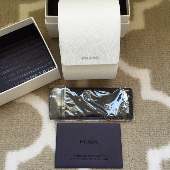 🚫SOLD🚫 🆕 💯AUTHENTIC PRADA sunglasses - Picture 2 of 4