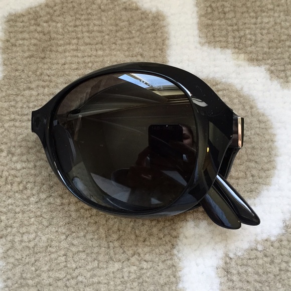 🚫SOLD🚫 🆕 💯AUTHENTIC PRADA sunglasses - Picture 3 of 4