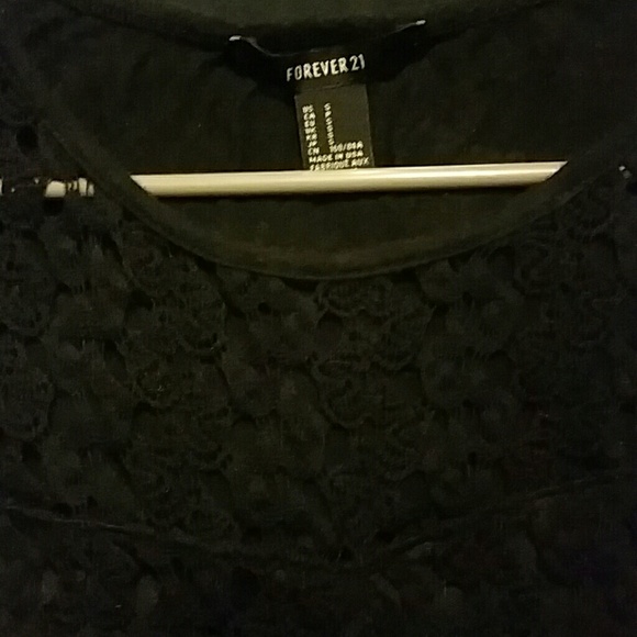 Black top - Picture 3 of 4