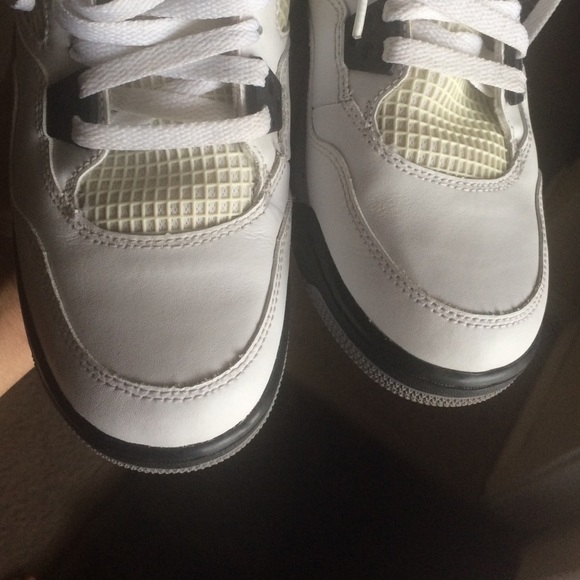 cement 4s air Jordan's - Picture 2 of 4