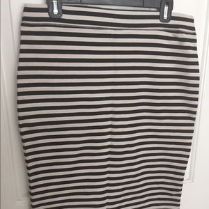Old Navy stretchy pencil skirt