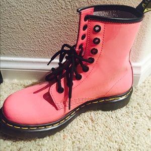 Dr. Martens women's 1460 Pink boots